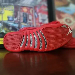 Air Jordan 12 retro gym red (cfm sample) Size 10 - SAMPLE PAIR Nike Air Jordan 12 Retro Gym Red DBOM  main image 2